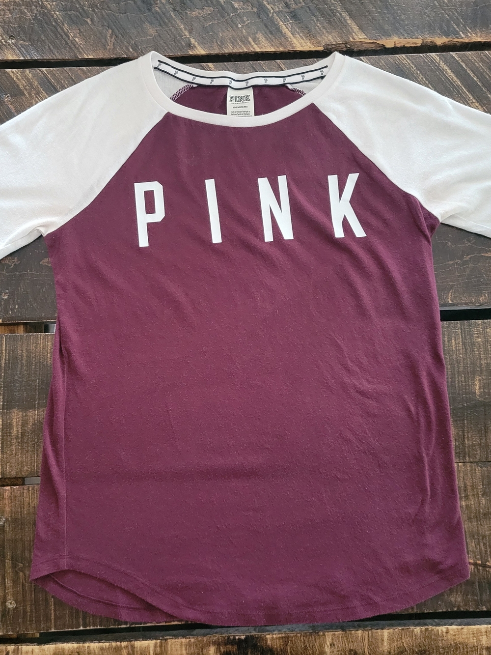 VS PINK Womans Raglan Tee in Burgundy with White Sleeve size Small